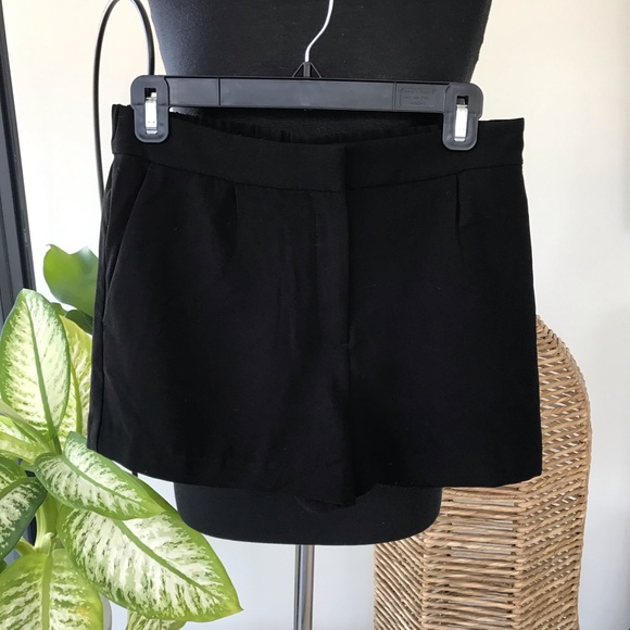 H&M Pants - 🌵H&M - Women’s Black Shorts